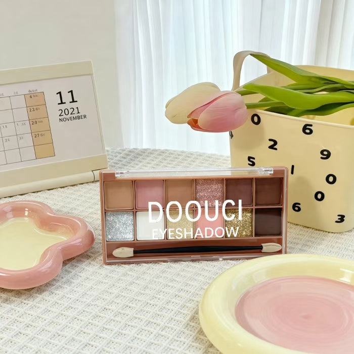 [Minimum order: 8,000 pcs]DOOUCI Multi-Texture 12-Color Eye shadow Palette