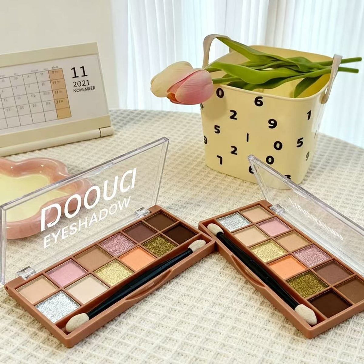 [Minimum order: 8,000 pcs]DOOUCI Multi-Texture 12-Color Eye shadow Palette